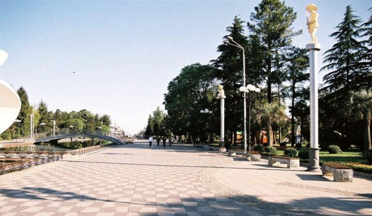 Park aan de boulevard van Batumi