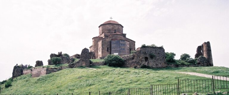 De Jvari-kerk uit de 6e eeuw op de heuvel boven Mtskheta