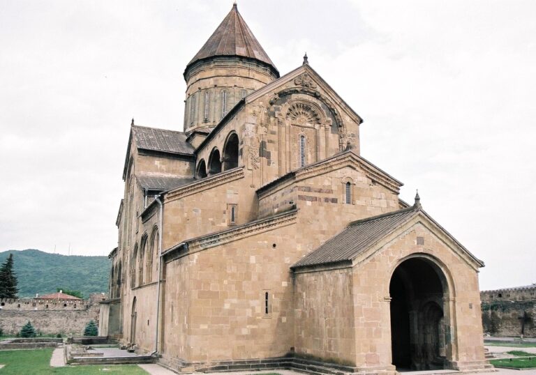 De Svetitskhoveli-kathedraal in Mtskheta, de oude hoofdstad van Georgië