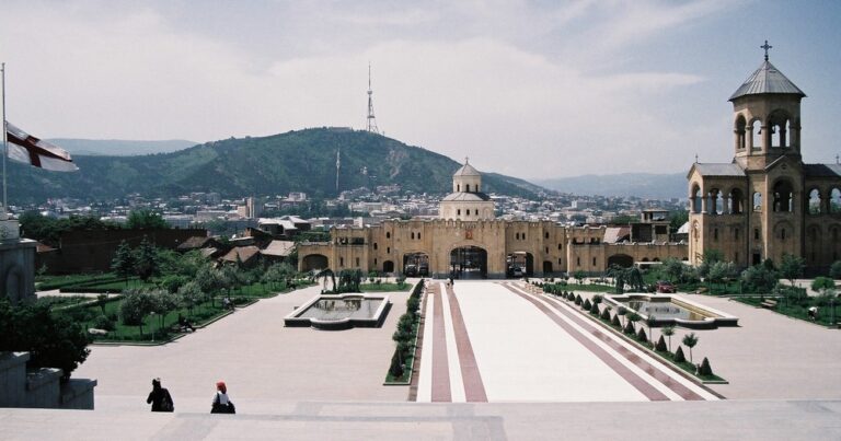 De Sameba-kathedraal in Tbilisi, Georgië